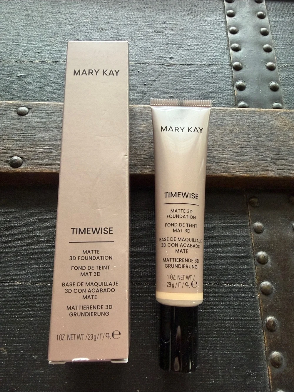 Mary Kay TimeWise Matte 3D Foundation - Beige Tube